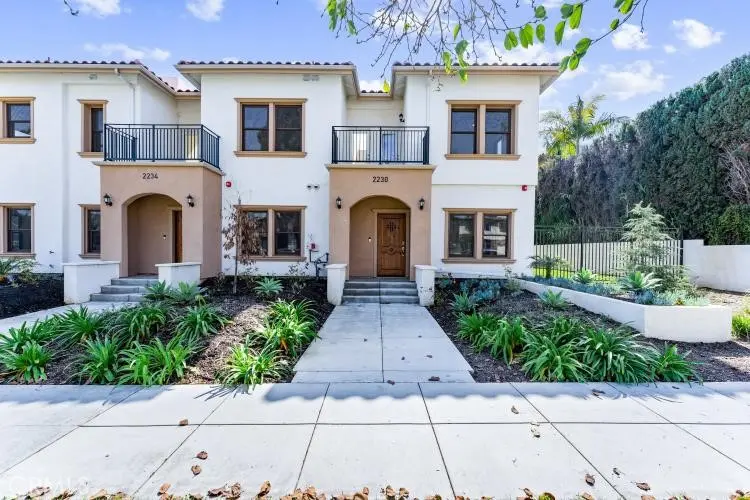 Residential Lease for rent at 2230 E First Street, Long Beach, Los Angeles County, CA featuring 3 beds and 4 baths