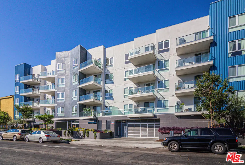 Condominium for sale at 105 S Mariposa Avenue 203, Los Angeles, CA featuring 2 beds and 2 baths