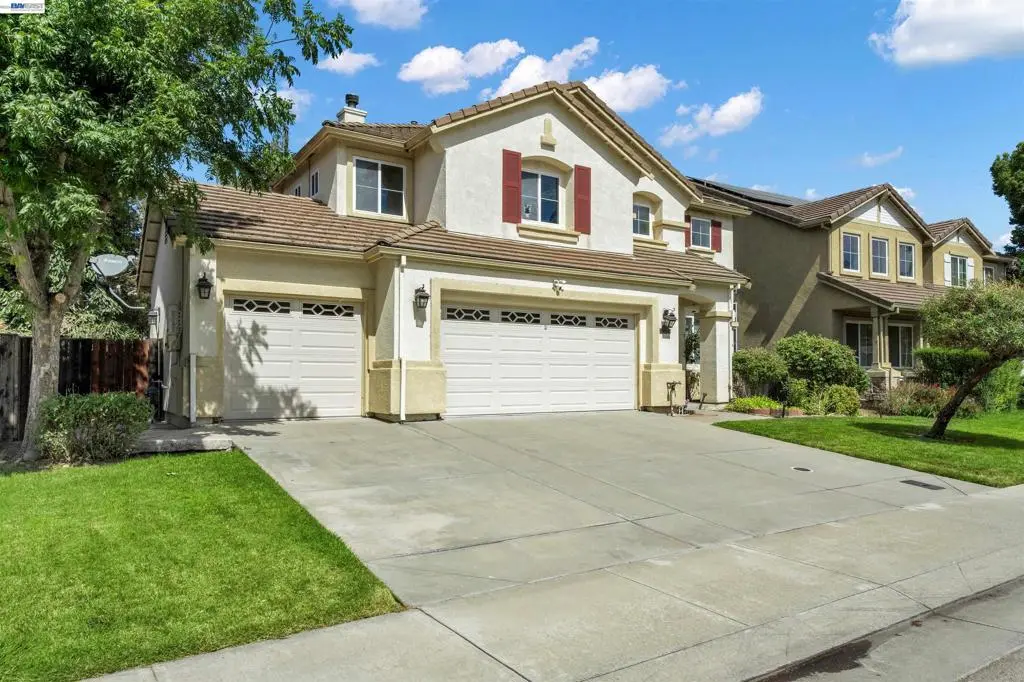 Single Family Residence for sale at 10324 Almanor Cir, Stockton, CA featuring 5 beds and 4 baths
