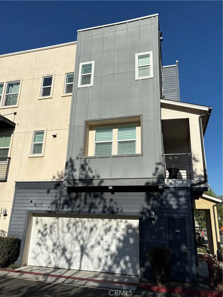 1422 N Harbor, Santa Ana, CA — listing photo 1