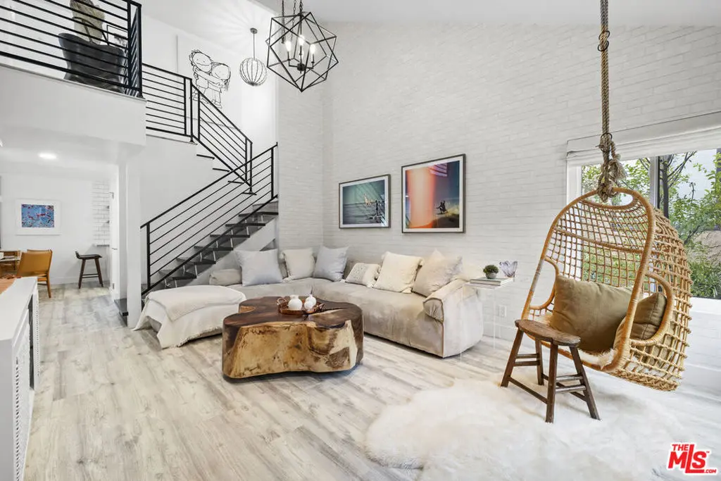 29206 Heathercliff Road, Malibu, CA — listing photo 1