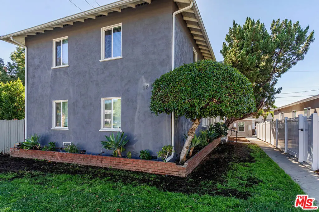 1812 W Glenoaks Boulevard D, Glendale, CA — listing photo 1