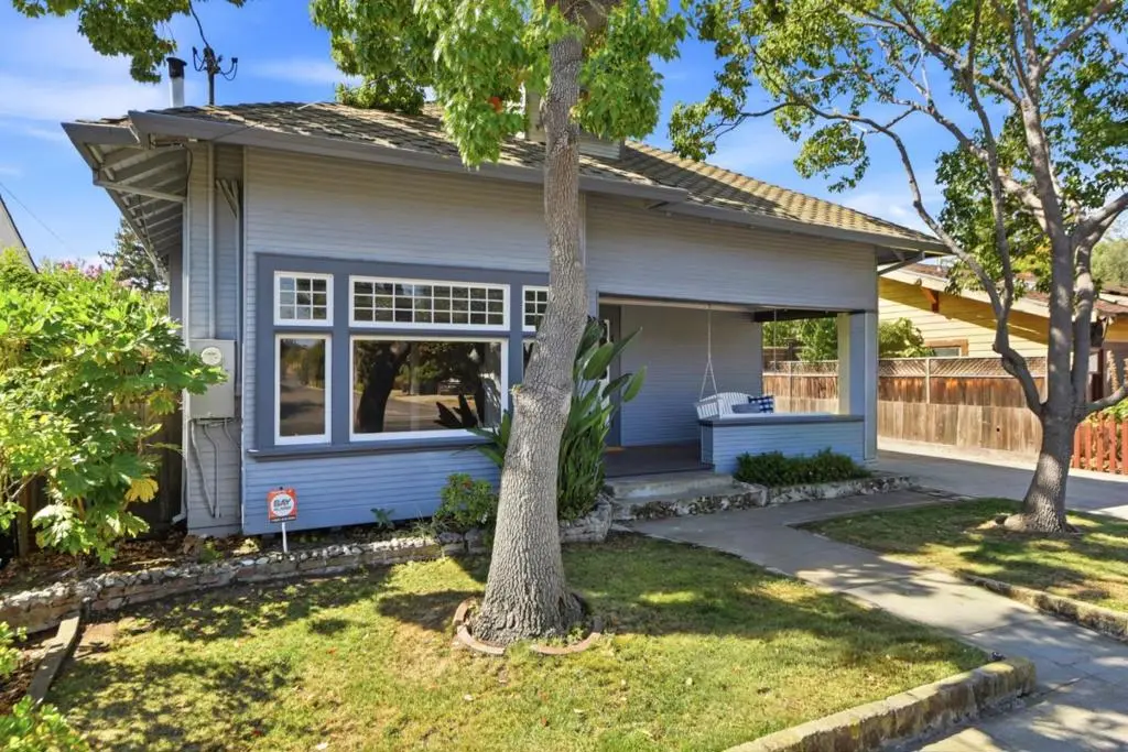 Single Family Residence for sale at 212 E Rincon Avenue, Campbell, CA featuring 2 beds and 1 bath
