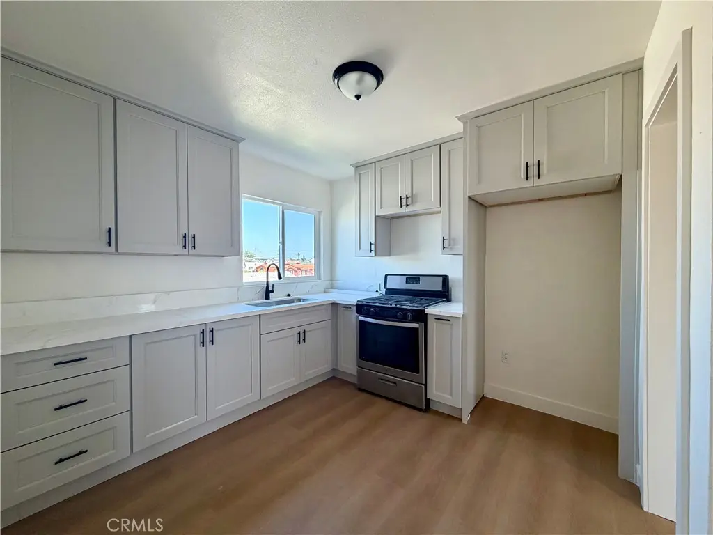 Apartment for rent at 1426 1/2 W 83rd, Los Angeles, CA featuring 1 bed and 1 bath