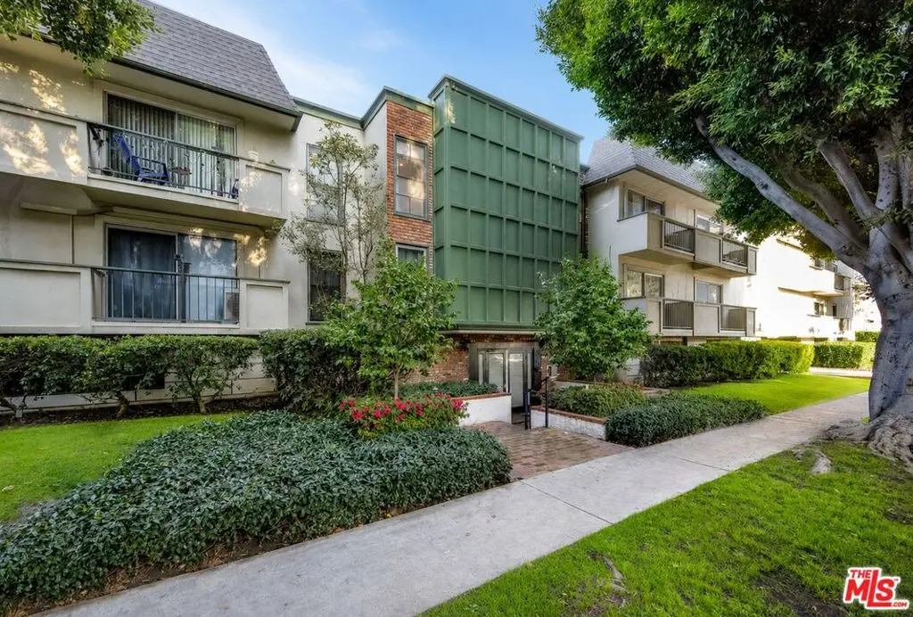 Condominium for rent at 3640 Cardiff Avenue 206, Los Angeles, CA featuring 2 beds and 2 baths