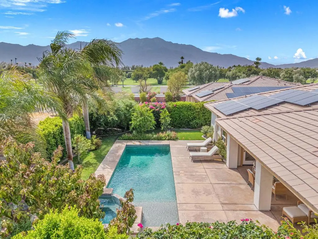 Single Family Residence for sale at 206 Via Firenza, Rancho Mirage, CA featuring 3 beds and 3 baths