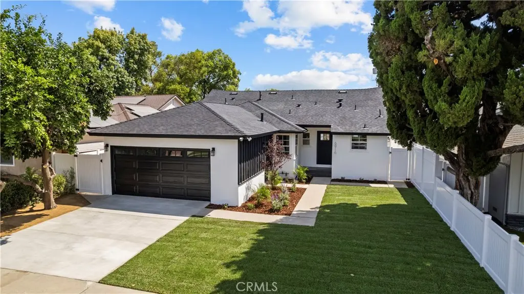 6916 Bianca, Lake Balboa, CA — listing photo 1