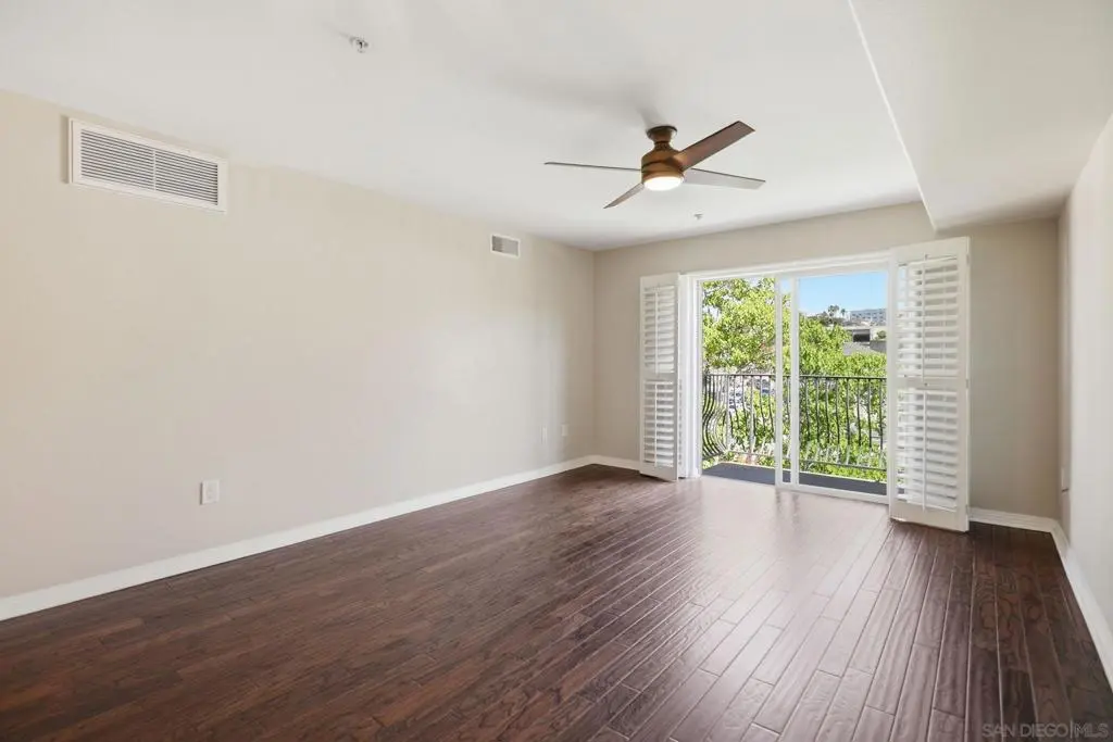 Condominium for sale at 801 W Hawthorn 406, San Diego, CA featuring 2 beds and 2 baths