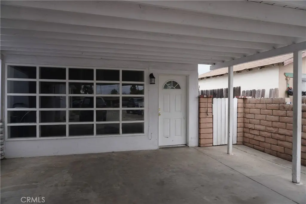 Duplex for rent at 845 Olive Street W 2, Colton, CA featuring 2 beds and 1 bath