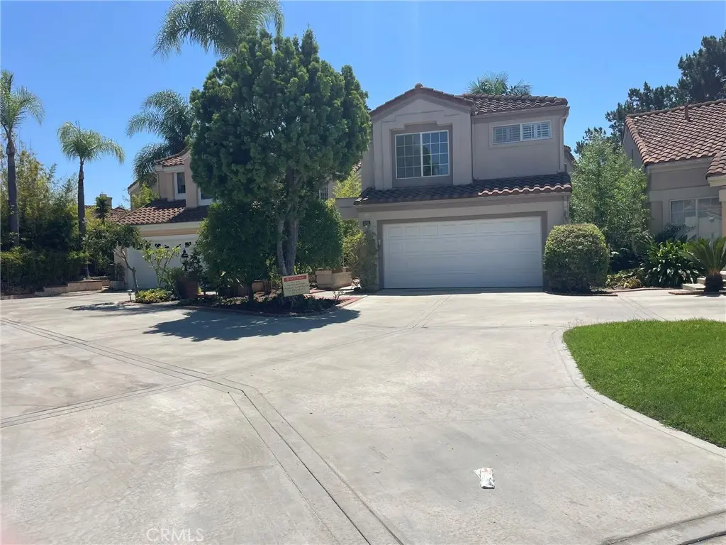 Residential Lease for rent at 4 Del Italia, Irvine, Orange County, CA featuring 2 beds and 3 baths