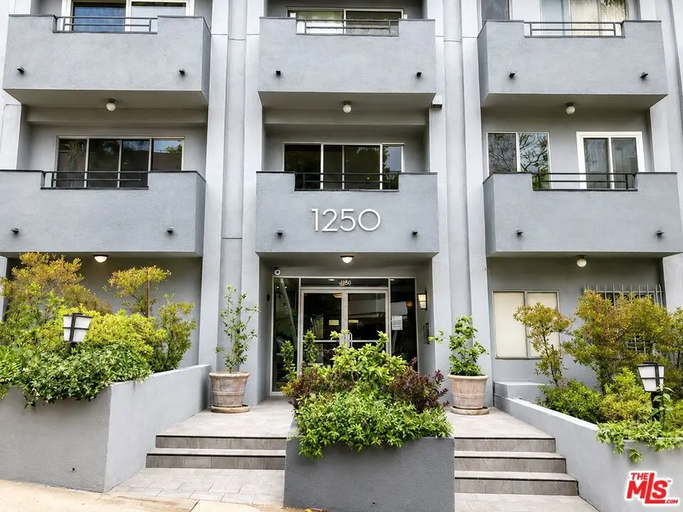 1250 N Kings Road 506, West Hollywood, CA — listing photo 1