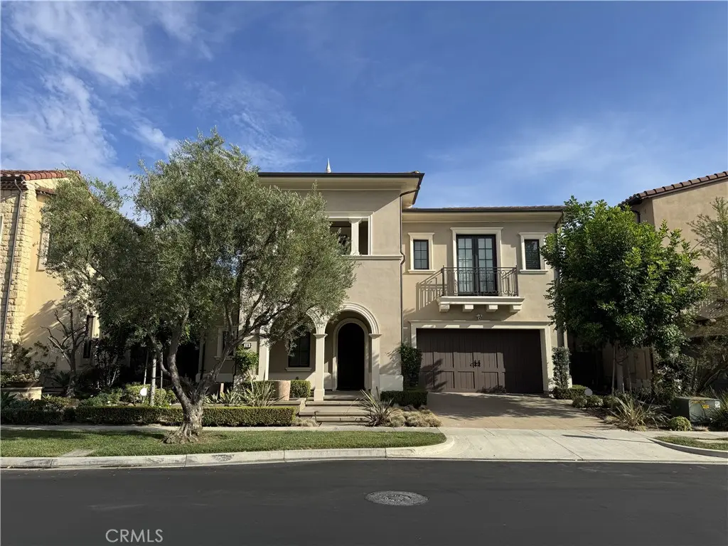 Single Family Residence for rent at 114 Homecoming, Irvine, CA featuring 4 beds and 5 baths