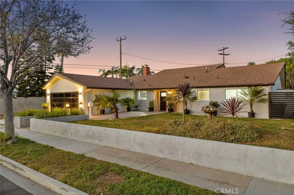 Single Family Residence for sale at 2750 San Carlos, Costa Mesa, CA featuring 5 beds and 4 baths