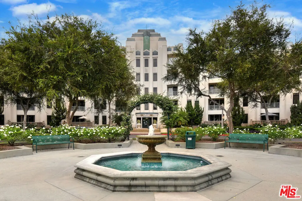 5625 Crescent Parkway 109, Playa Vista, CA — listing photo 1