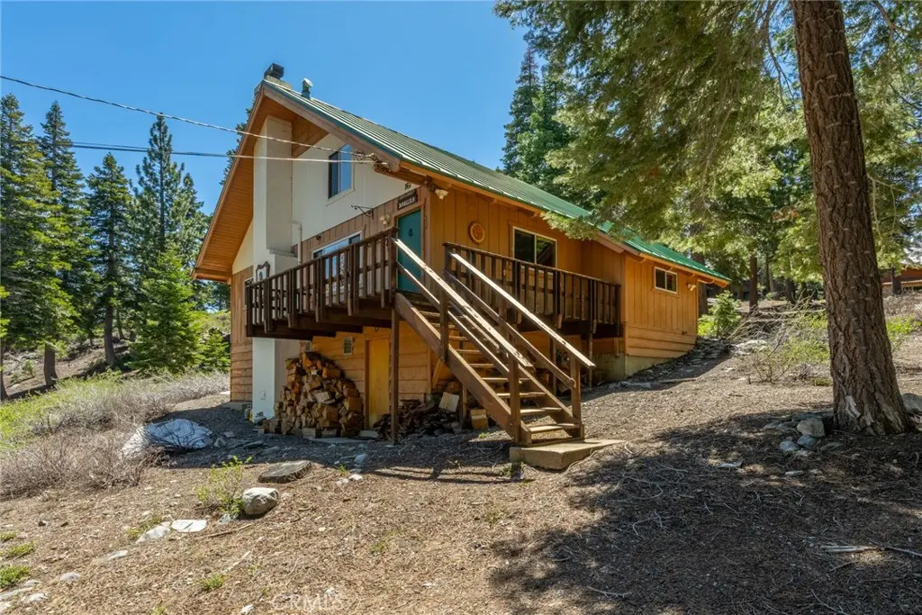 167 Crawford, Mammoth Lakes, CA — listing photo 1