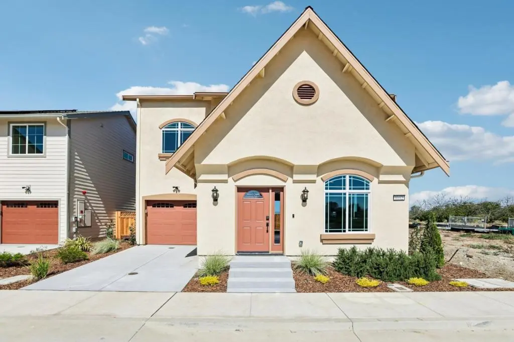 Single Family Residence for sale at 1112 Emersyn Street, Hollister, CA featuring 3 beds and 3 baths