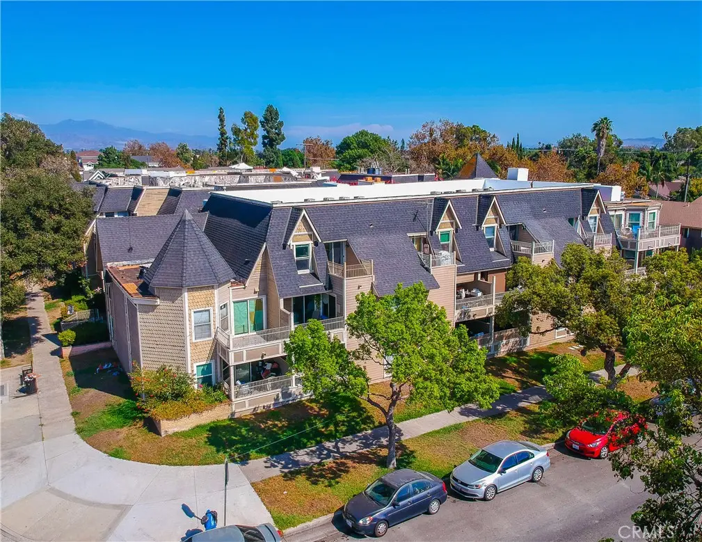 300 E Chestnut 300Q, Santa Ana, CA — listing photo 1