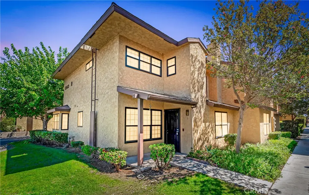 Townhouse for sale at 1543 W Avenue L 1, Lancaster, CA featuring 2 beds and 3 baths