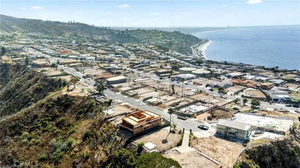 18434 Clifftop, Malibu, CA — listing photo 1