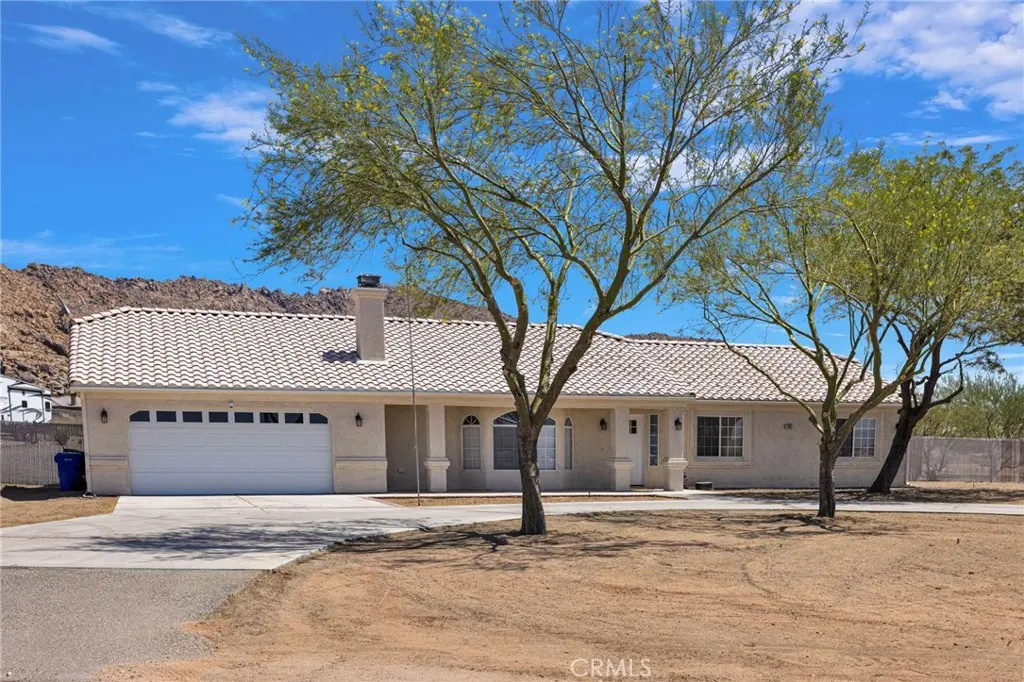 17025 Candlewood Road, Apple Valley, CA — listing photo 1