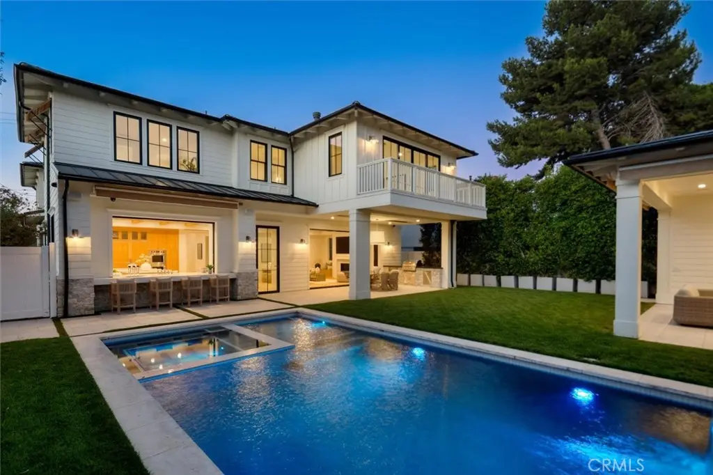 Single Family Residence for sale at 1002 10th, Manhattan Beach, CA featuring 5 beds and 7 baths