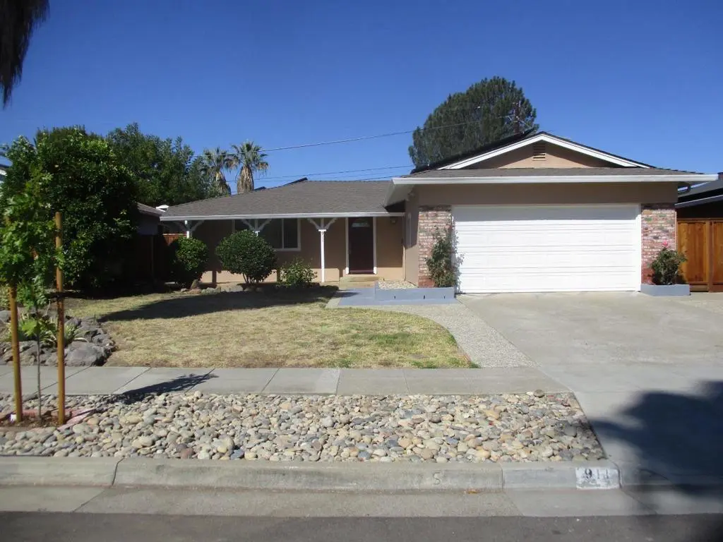Residential Lease for rent at , San Jose, CA featuring 3 beds and 2 baths