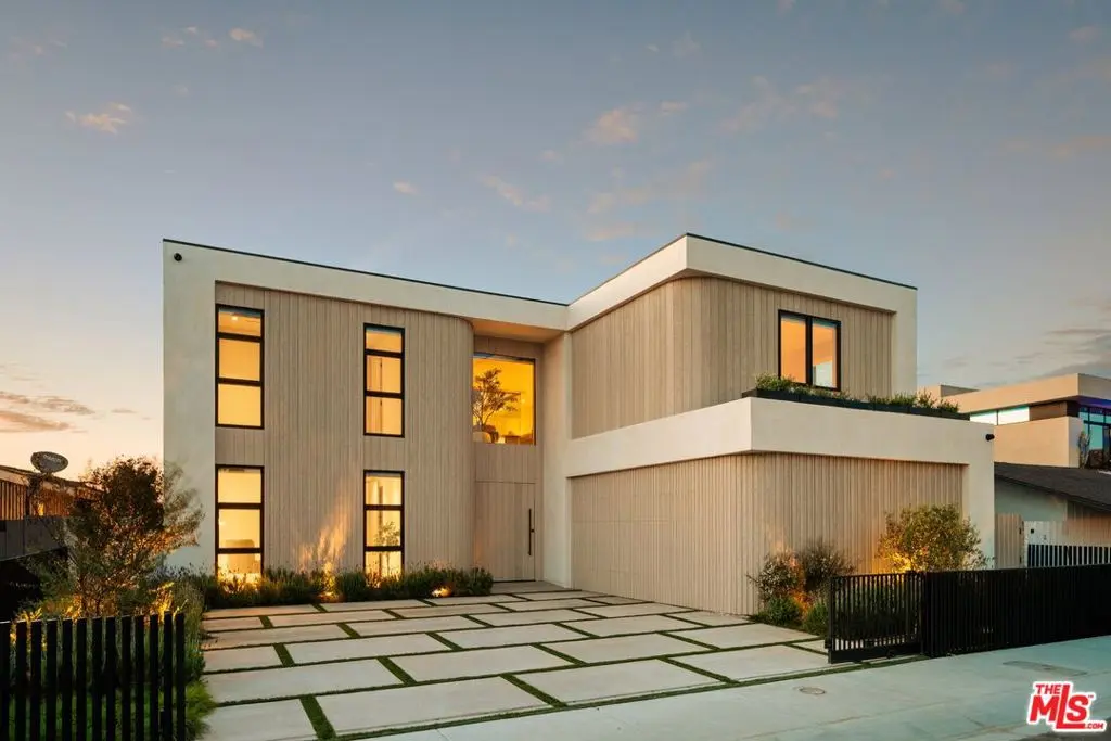 3271 Easter Circle, Huntington Beach, CA — listing photo 1