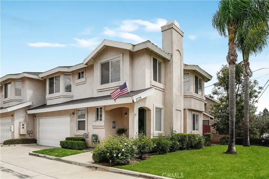 Townhouse for rent at 2239 Pacific Avenue A, Costa Mesa, CA featuring 3 beds and 3 baths