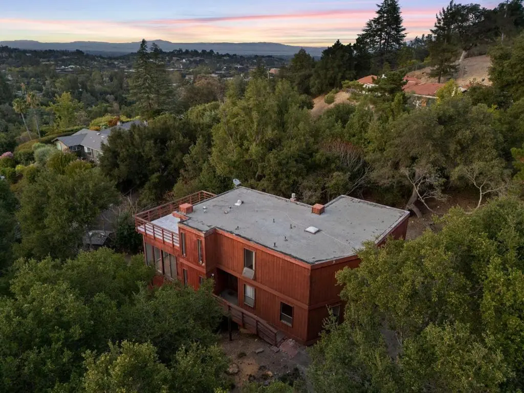 Single Family Residence for sale at 11490 Summit Wood Road, Los Altos Hills, CA featuring 4 beds and 2 baths