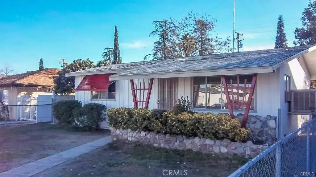 Single Family Residence for sale at 314 N FRANKLIN Street, Hemet, CA featuring 2 beds and 1 bath