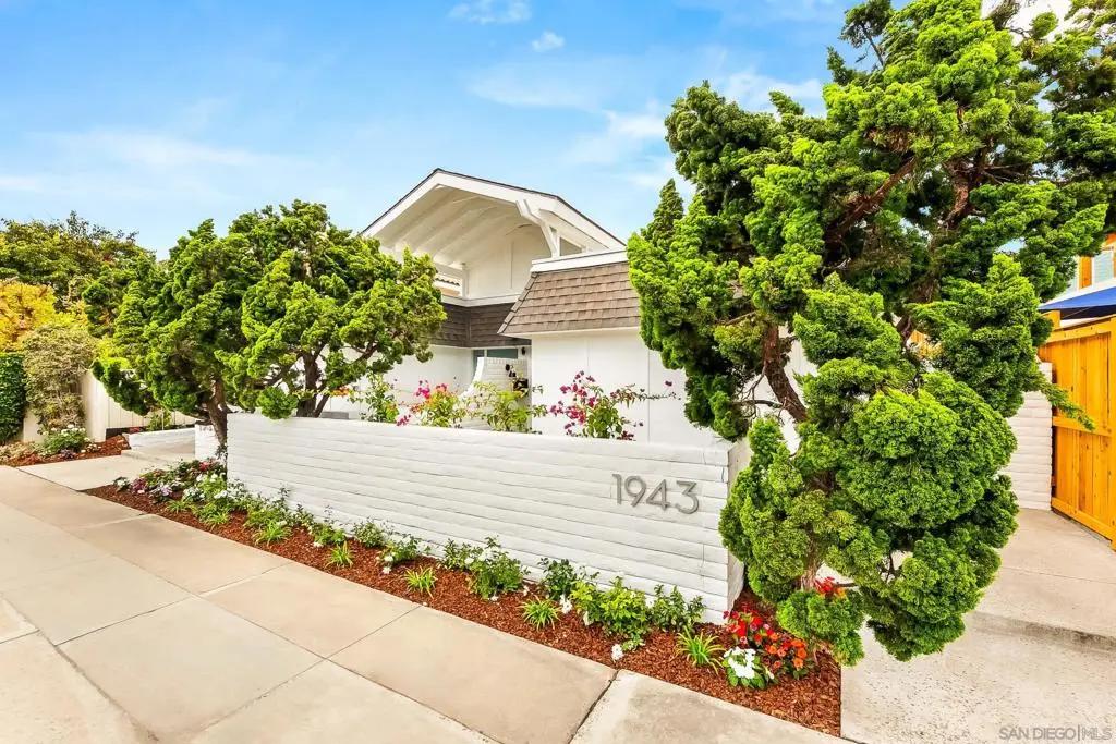 Single Family Residence for rent at 1943 Coast, Del Mar, CA featuring 3 beds and 2 baths