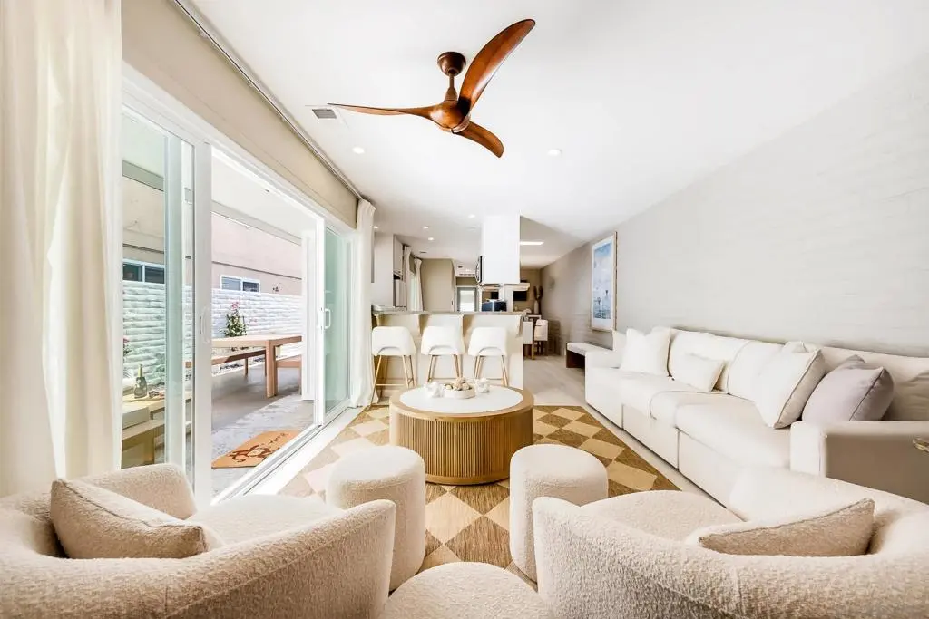 Single Family Residence for rent at 1945 Coast, Del Mar, CA featuring 3 beds and 2 baths