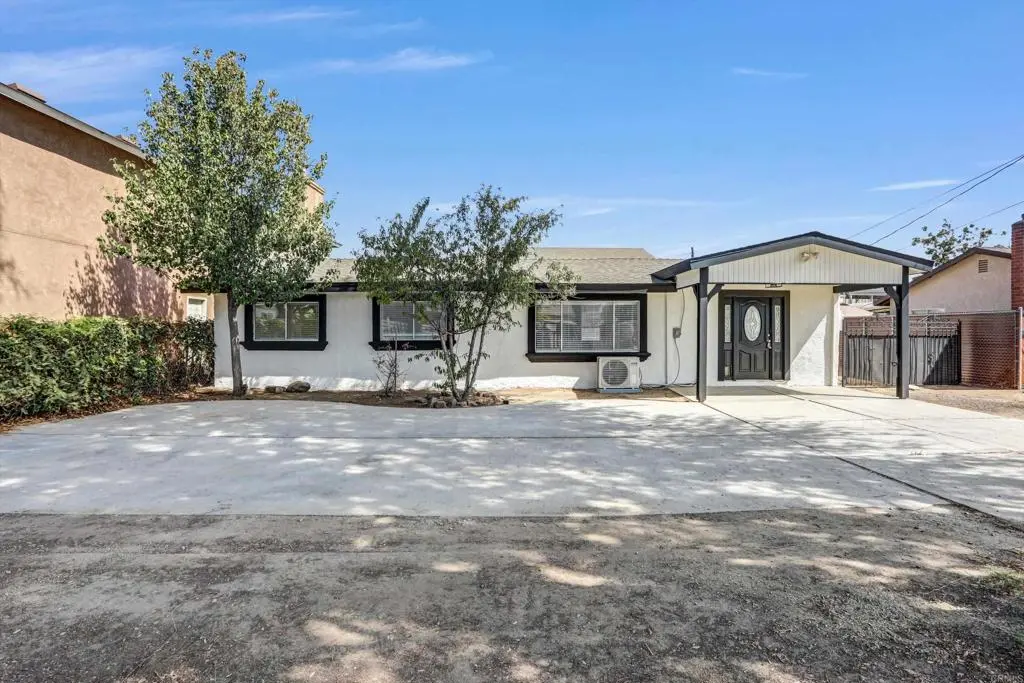 Single Family Residence for sale at 1355 7th Street, Norco, CA featuring 2 beds and 1 bath