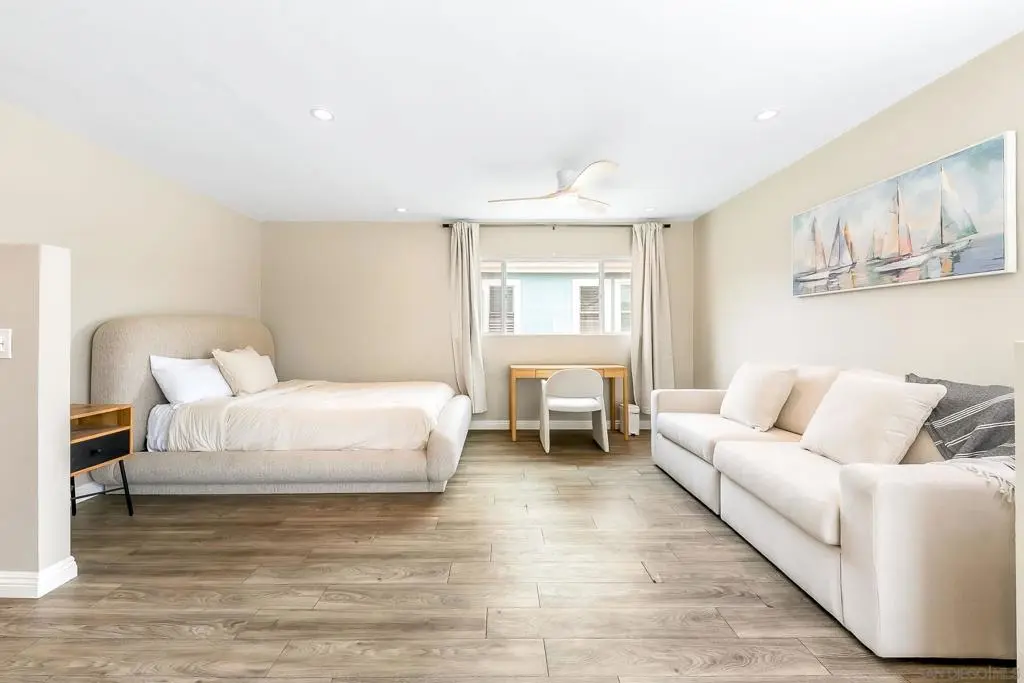 Single Family Residence for rent at 1943 Coast A, Del Mar, CA featuring 1 bed and 1 bath