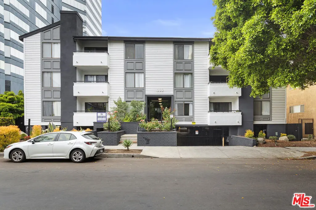 Condominium for rent at 1226 Amherst Avenue 102, Los Angeles, CA featuring 2 beds and 2 baths