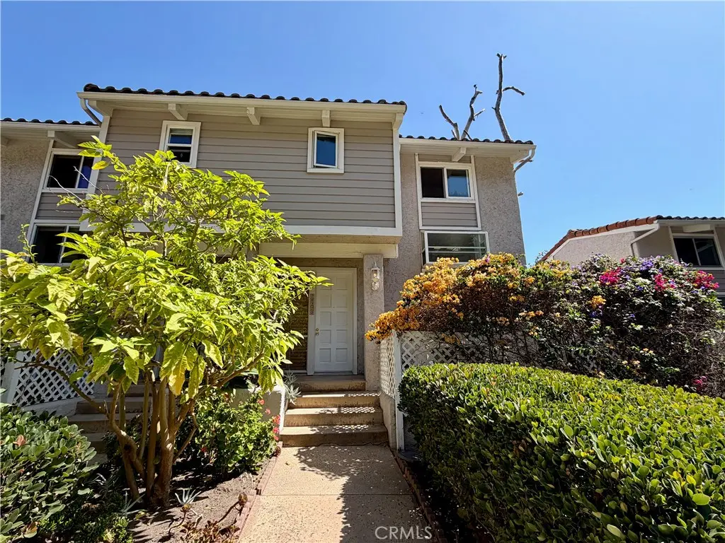 Residential Lease for rent at 28270 Rey De Copas, Malibu, Los Angeles County, CA featuring 3 beds and 3 baths