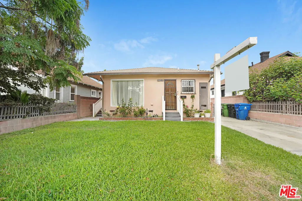 Single Family Residence for sale at 3425 2nd Avenue, Los Angeles, CA featuring 3 beds and 2 baths