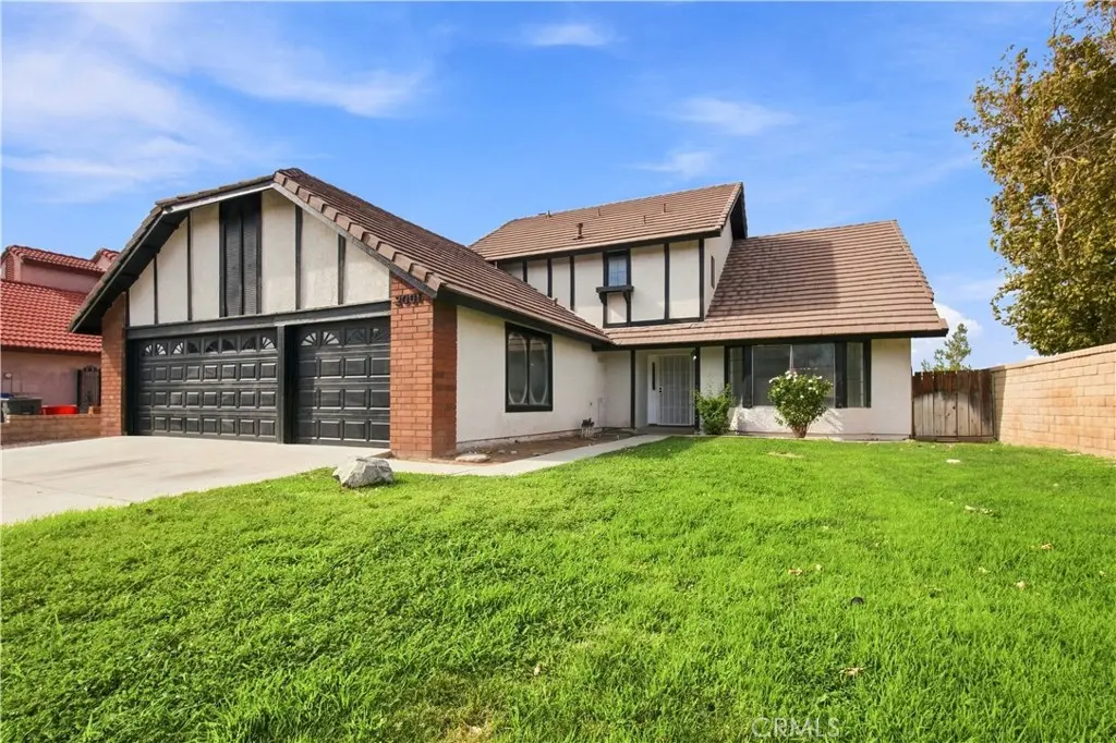 2001 Comstock Court, Palmdale, CA — listing photo 1