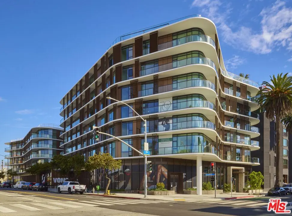 Residential Lease for rent at 700 Broadway 560, Santa Monica, Los Angeles County, CA featuring 2 beds and 1 bath