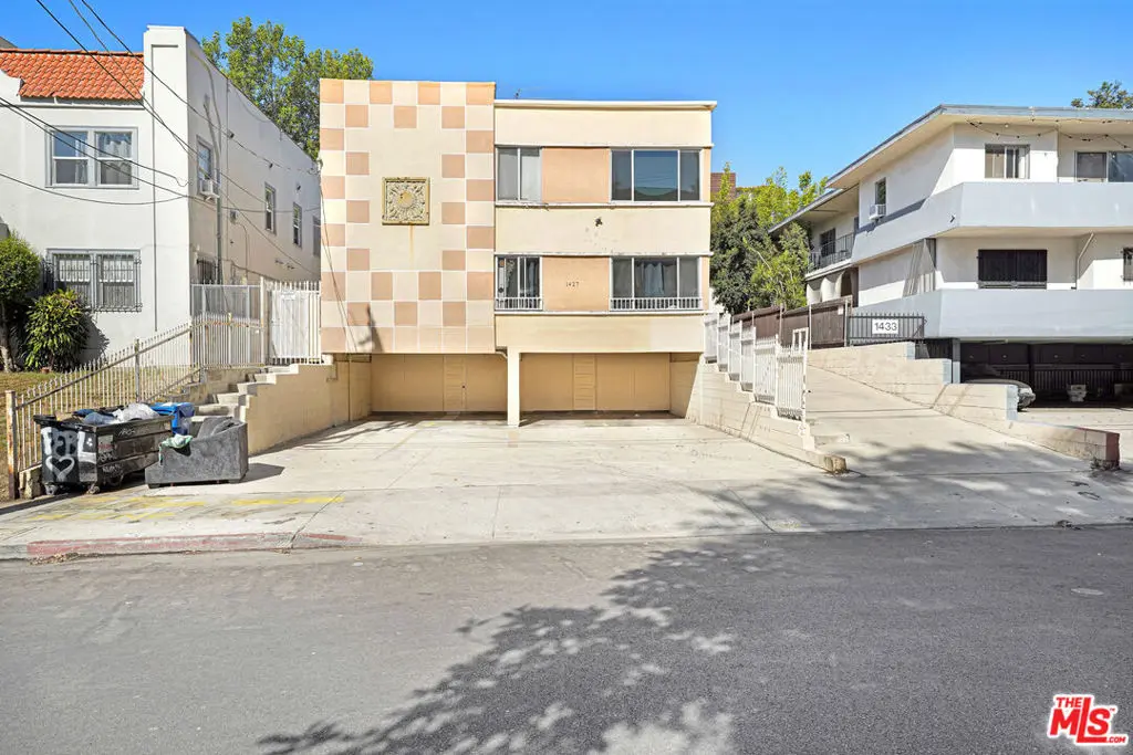Condominium for rent at 1427 N Martel Avenue 6, Los Angeles, CA featuring 2 beds and 2 baths