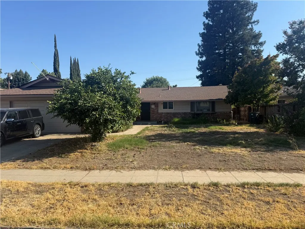 157 W Dovewood, Fresno, CA — listing photo 1