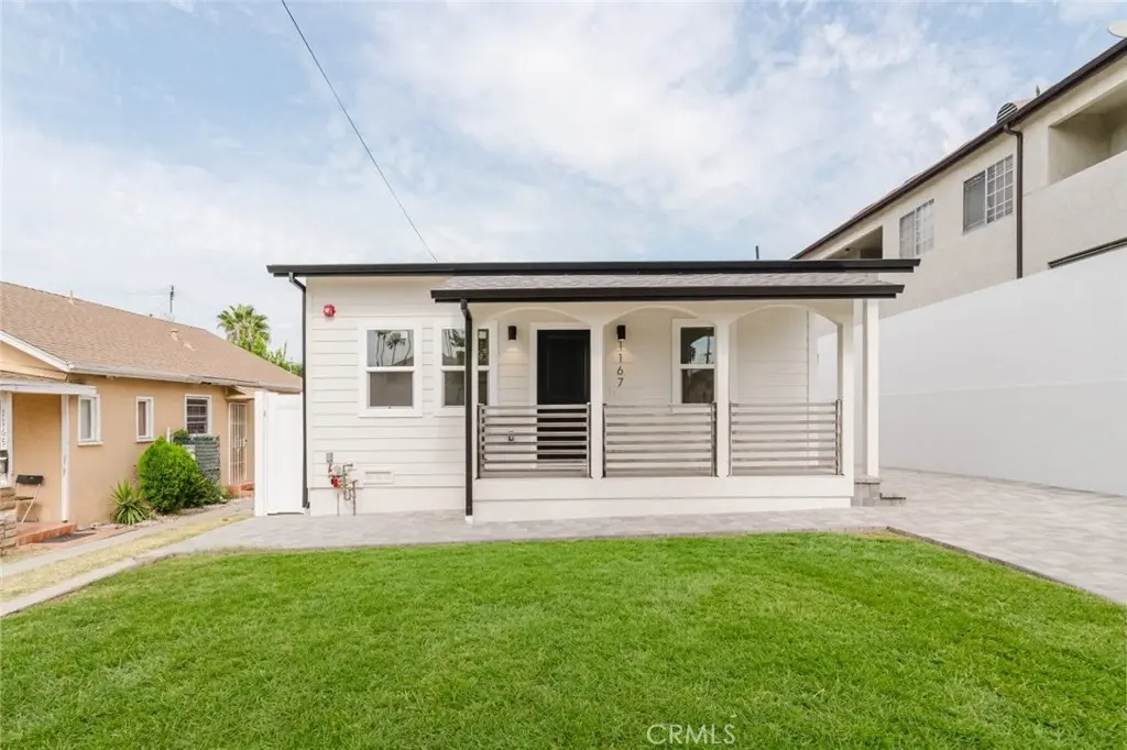 Residential Lease for rent at 1167 Raymond Avenue, Glendale, Los Angeles County, CA featuring 2 beds and 2 baths