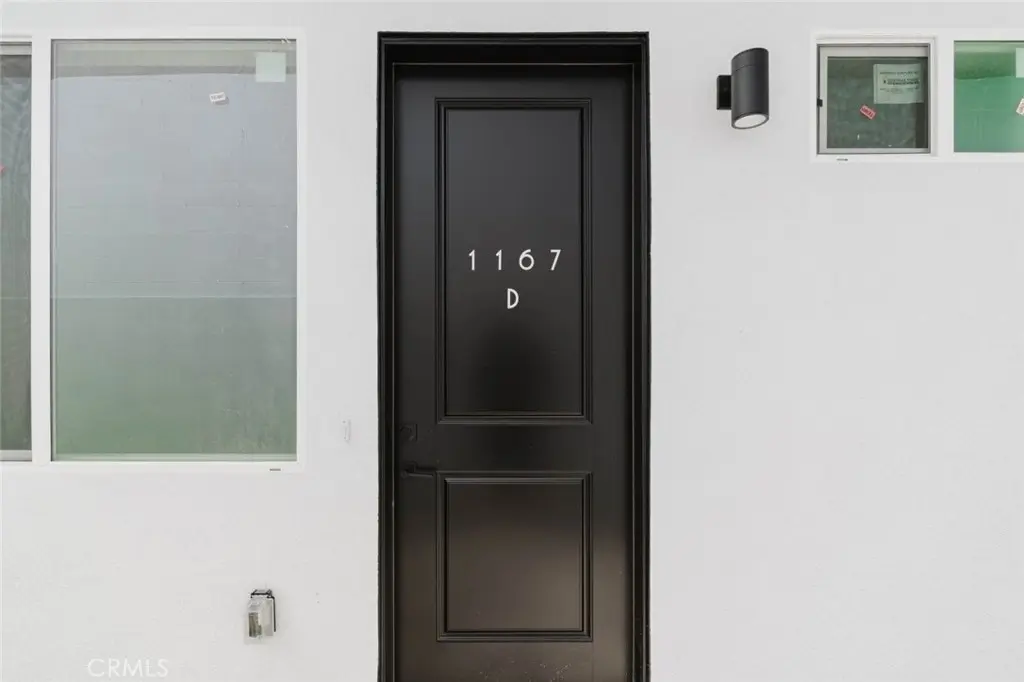 Residential Lease for rent at 1167 Raymond Avenue D, Glendale, Los Angeles County, CA featuring 2 beds and 2 baths