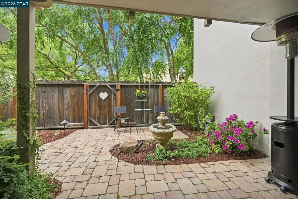Townhouse for sale at 1463 Via Loma, Walnut Creek, CA featuring 3 beds and 3 baths
