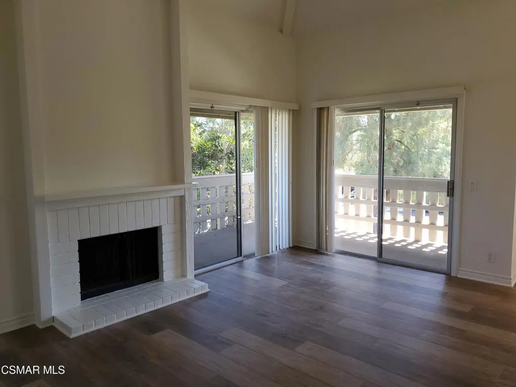 Condominium for rent at 427 Arbor Lane Court 206, Thousand Oaks, CA featuring 2 beds and 2 baths