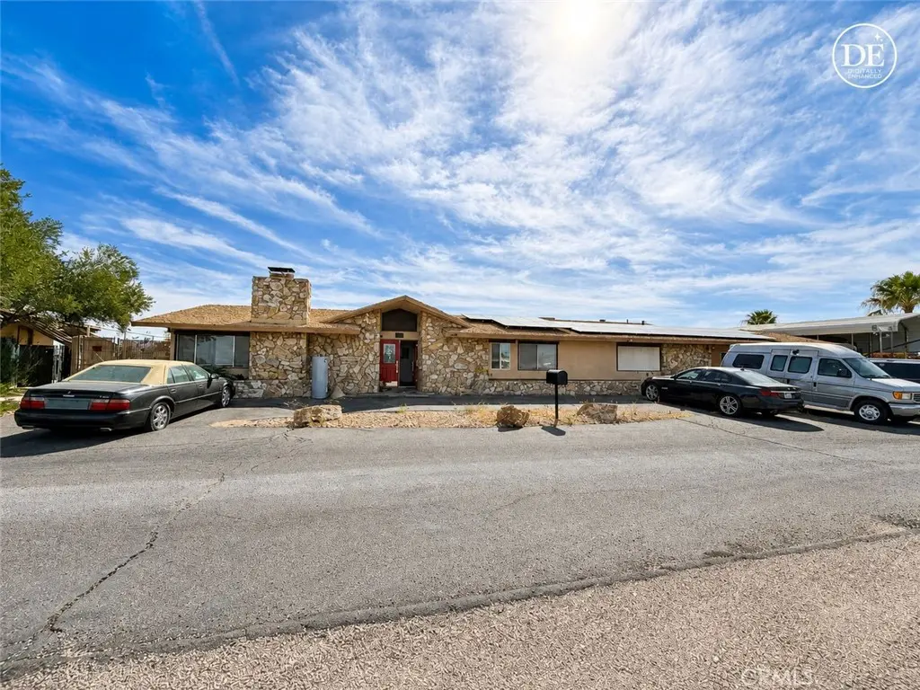 30 Hilltop Terrace, Barstow, CA — listing photo 1