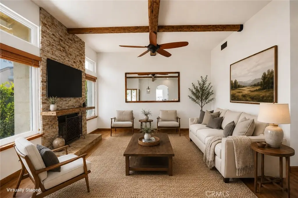 Condominium for sale at 650 Ivywood Lane E, Simi Valley, CA featuring 3 beds and 3 baths