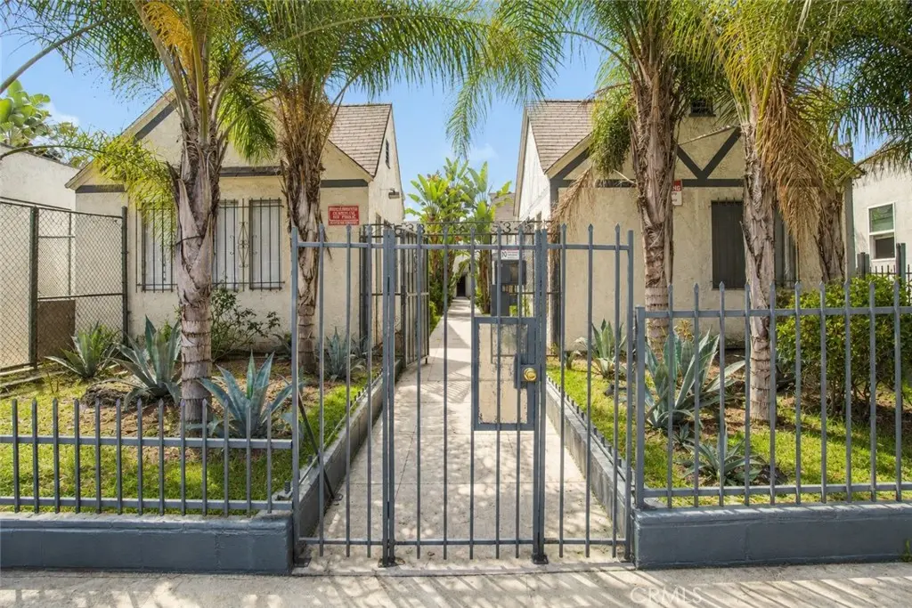 Apartment for sale at 526 534 W 47th St, Los Angeles, CA