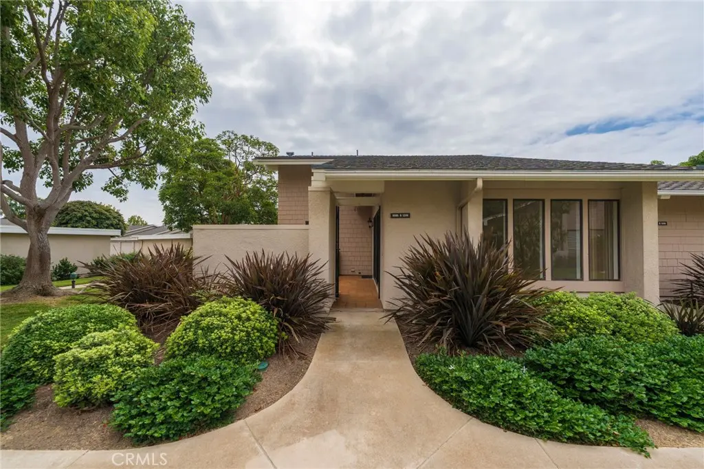 Single Family Residence for sale at 8885 Modoc Circle 1206A, Huntington Beach, CA featuring 2 beds and 2 baths