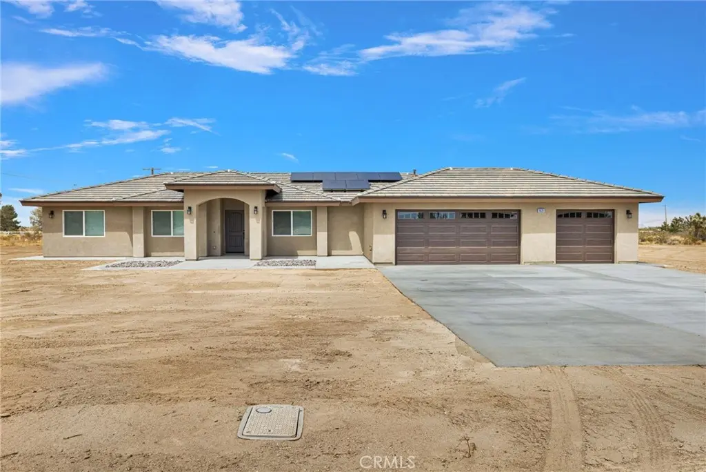 10520 Mono Road, Phelan, CA — listing photo 1